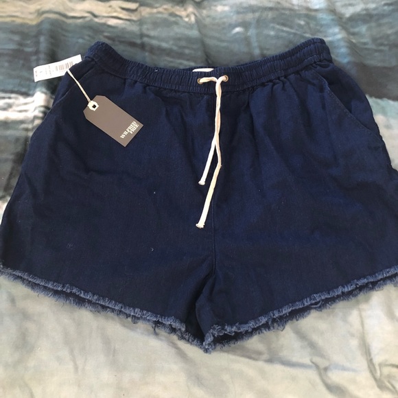 ARITZIA Wilfred Free SAGE SHORT- DARK INDIGO - Picture 2 of 6